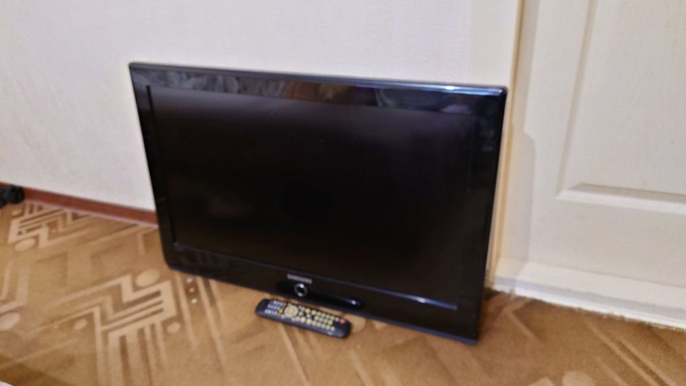 Телевізор Samsung LE32A430 _ ЕКРАН ЦІИЛИЙ - тв не вмикаєтся
