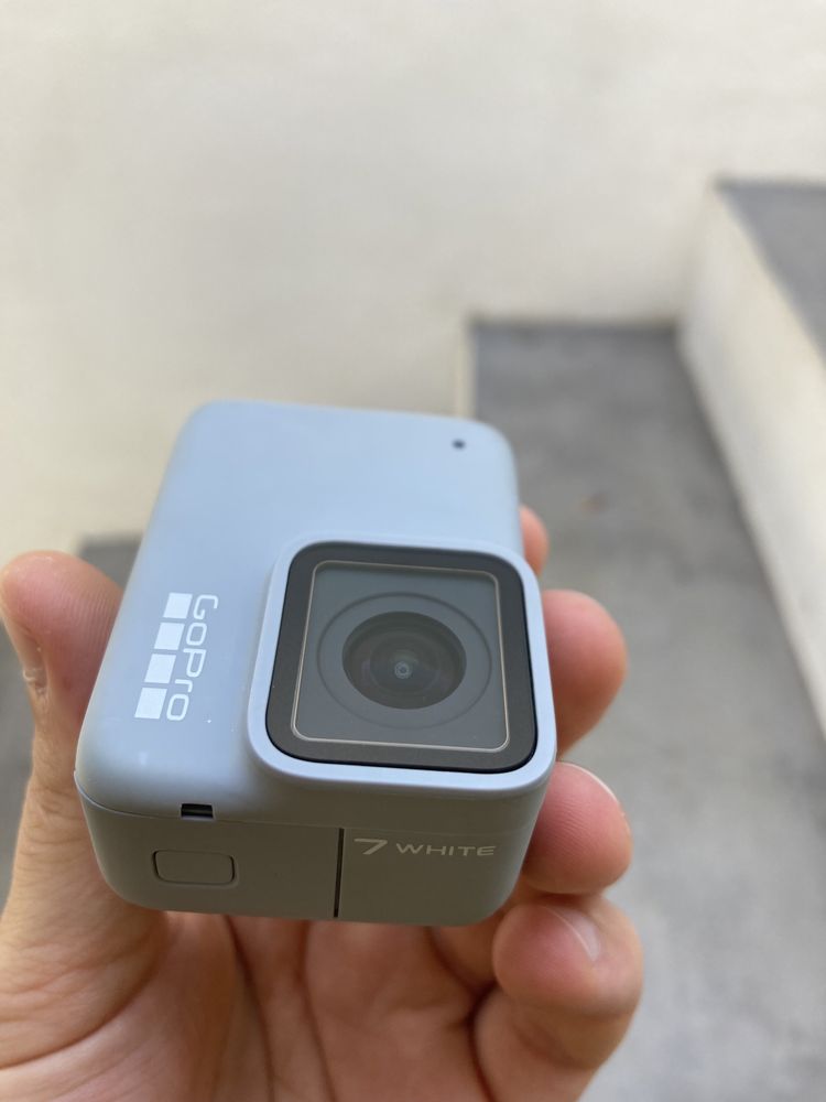 GoPro Hero 7 White + Caixa estanque + cartão Micro SD