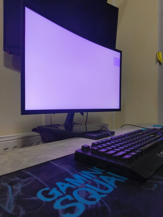 Продам Монітор Samsung LS27C360EAIXCI curved та мишку з клавою