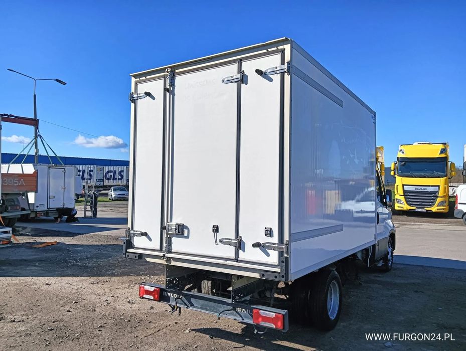 KONTENER IZOTERMA MROŹNIA CHŁODNIA NR 837