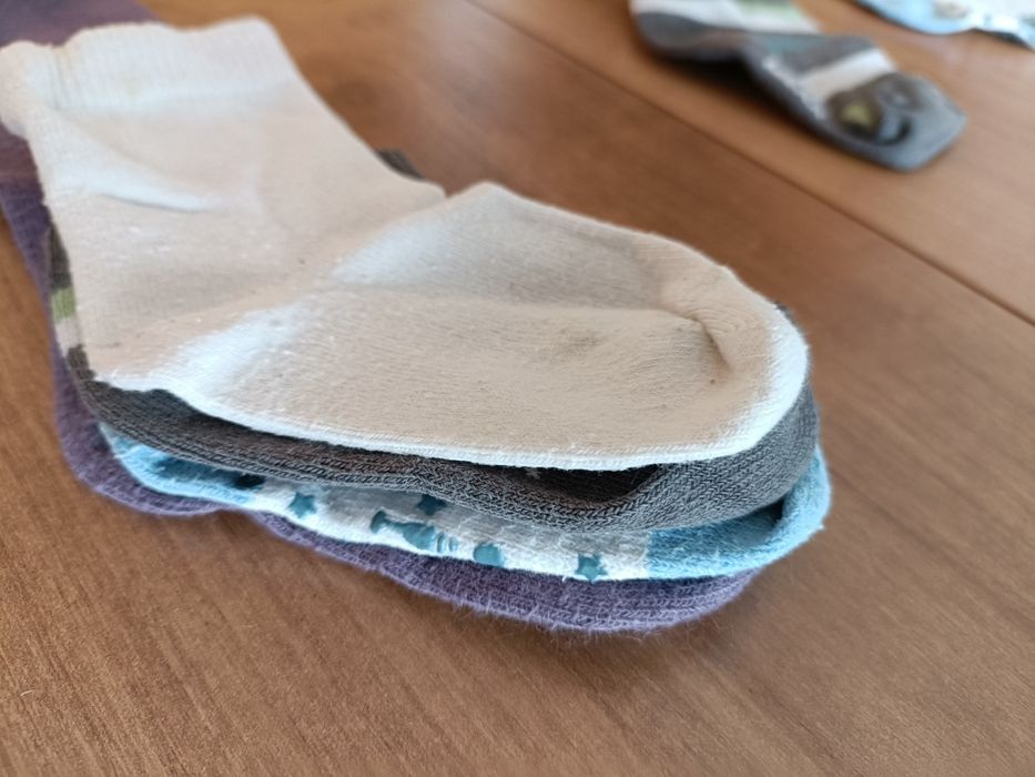 1 Meia Calça + 3 pares de meias - Tamanho 21/23