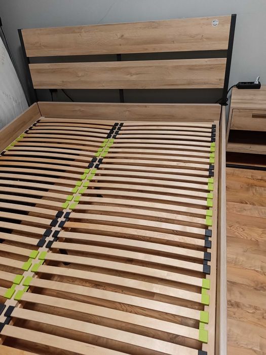 Łóżko+szafka do sypialni z brw