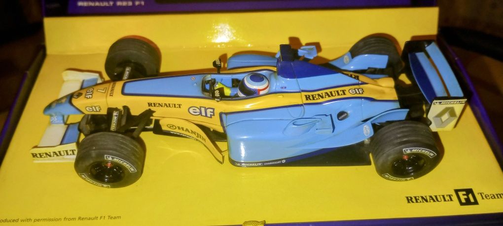 Set model bolid F1 Renault Plus autograf Jarno Trulli skala 1 32