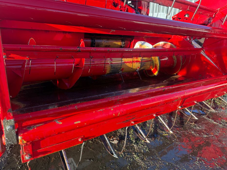 Комбайн зернозбиральний Massey Ferguson 16