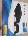 Playstation 4, utilizada poucas vezes.