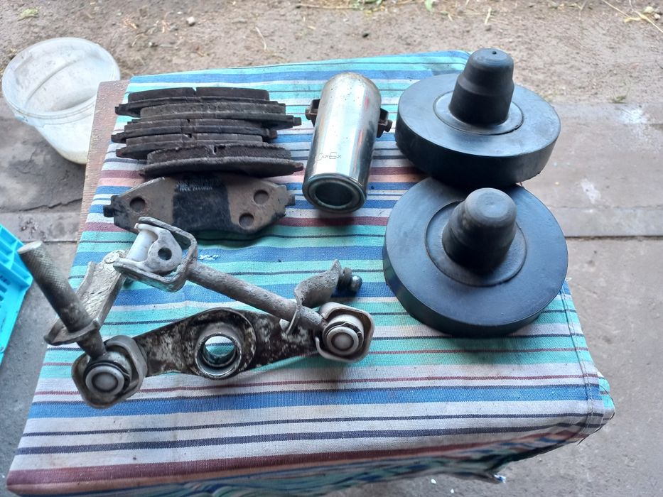 Амортизатор и некоторые запчасти Lanos.