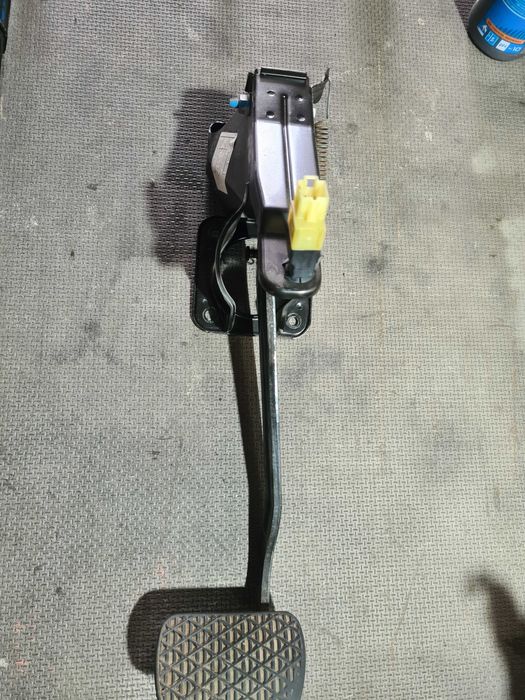Mercedes Vito 639 3.0 pedał hamulca automat