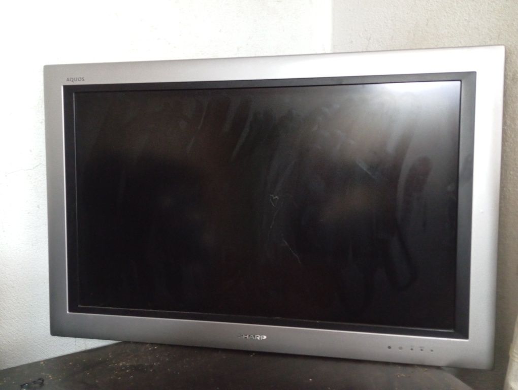 Sharp LCD Colour TV - LC-30HV4E ( avariada ) ( vendo ou troco )