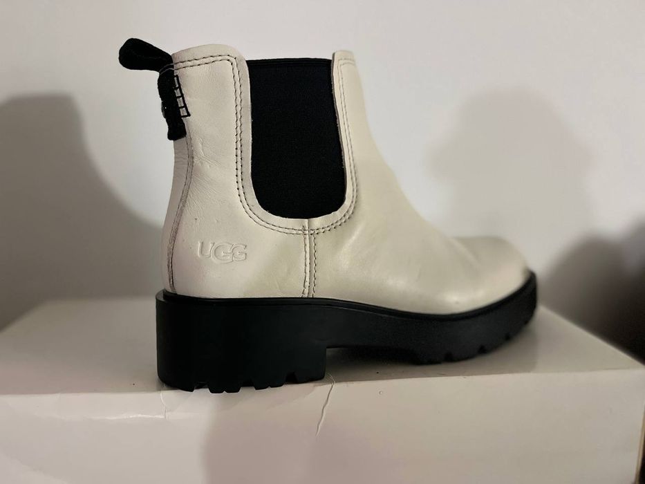 черевики челсі UGG Markstrum 36
Дуже зручна модель, відомий бренд,