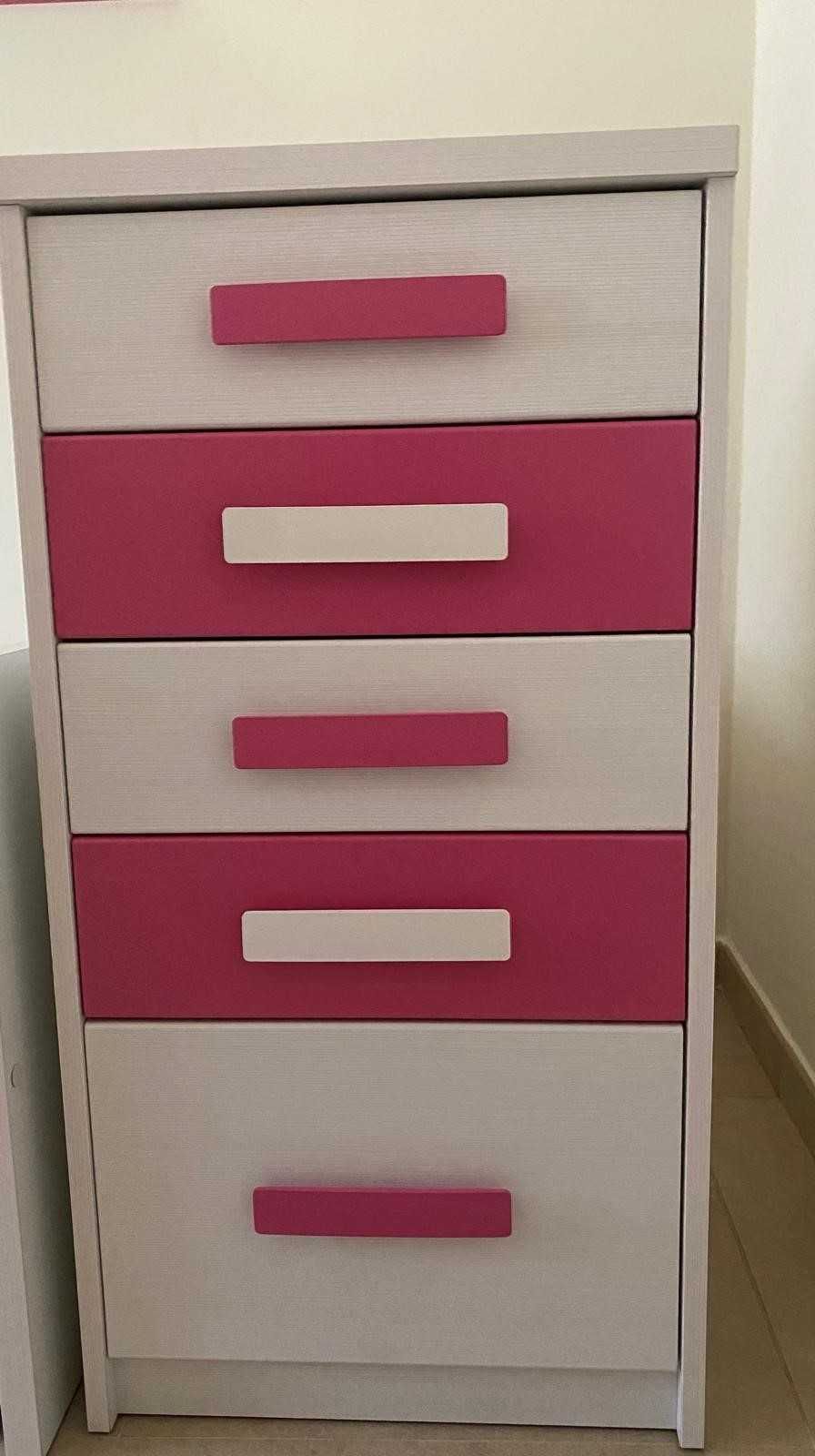 Redução de preço! Quarto de menina em excelente estado