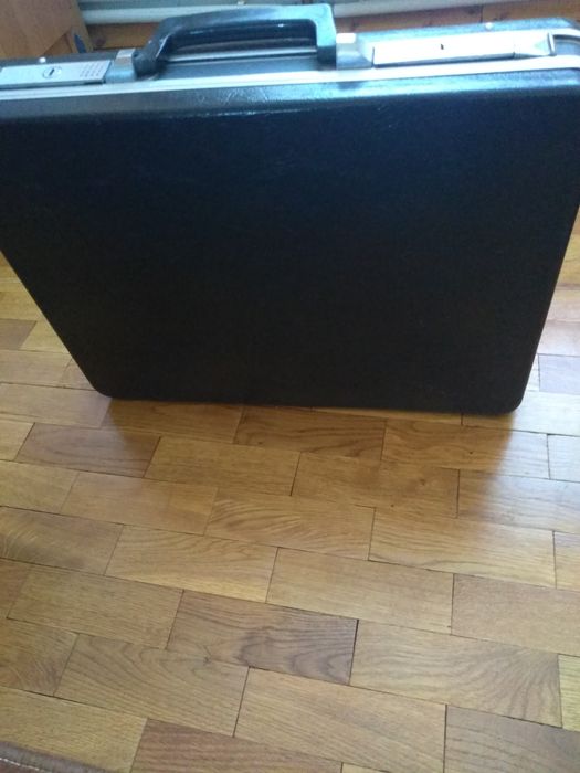 Продаю чемодан- дипломат