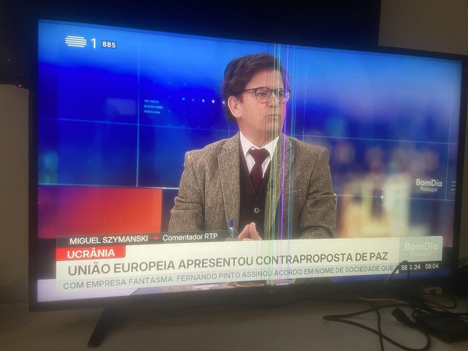 Tv LG 49’’ com avaria