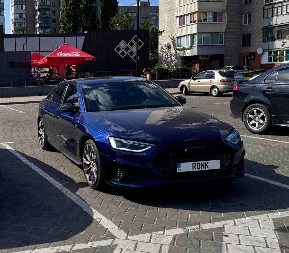 ТЕРМІНОВО продам Audi (A) S4 в идеале