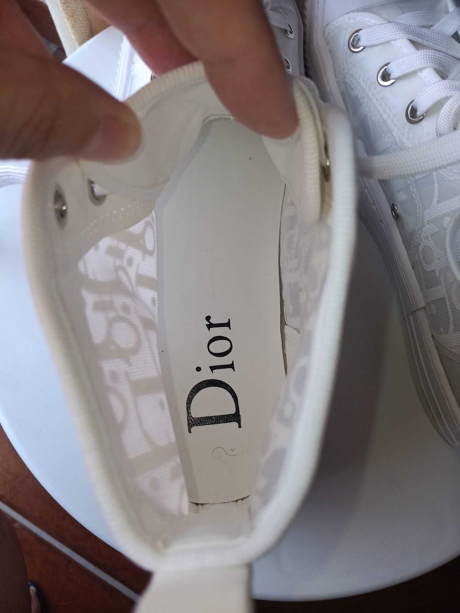 Tenis brancos novos da Christian Dior