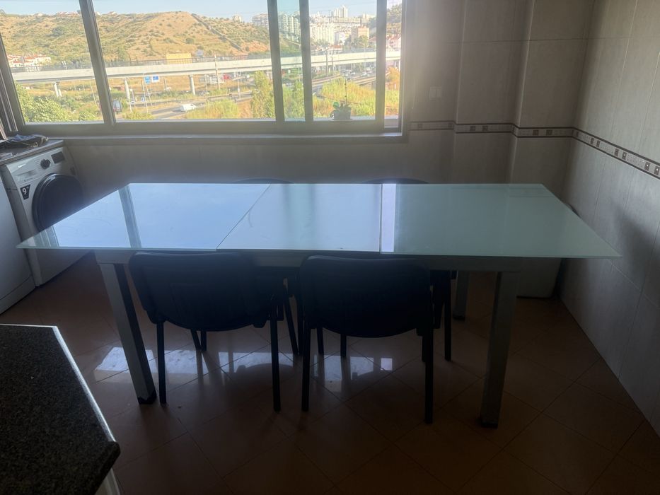 Mesa extensivel com tampo de vidro