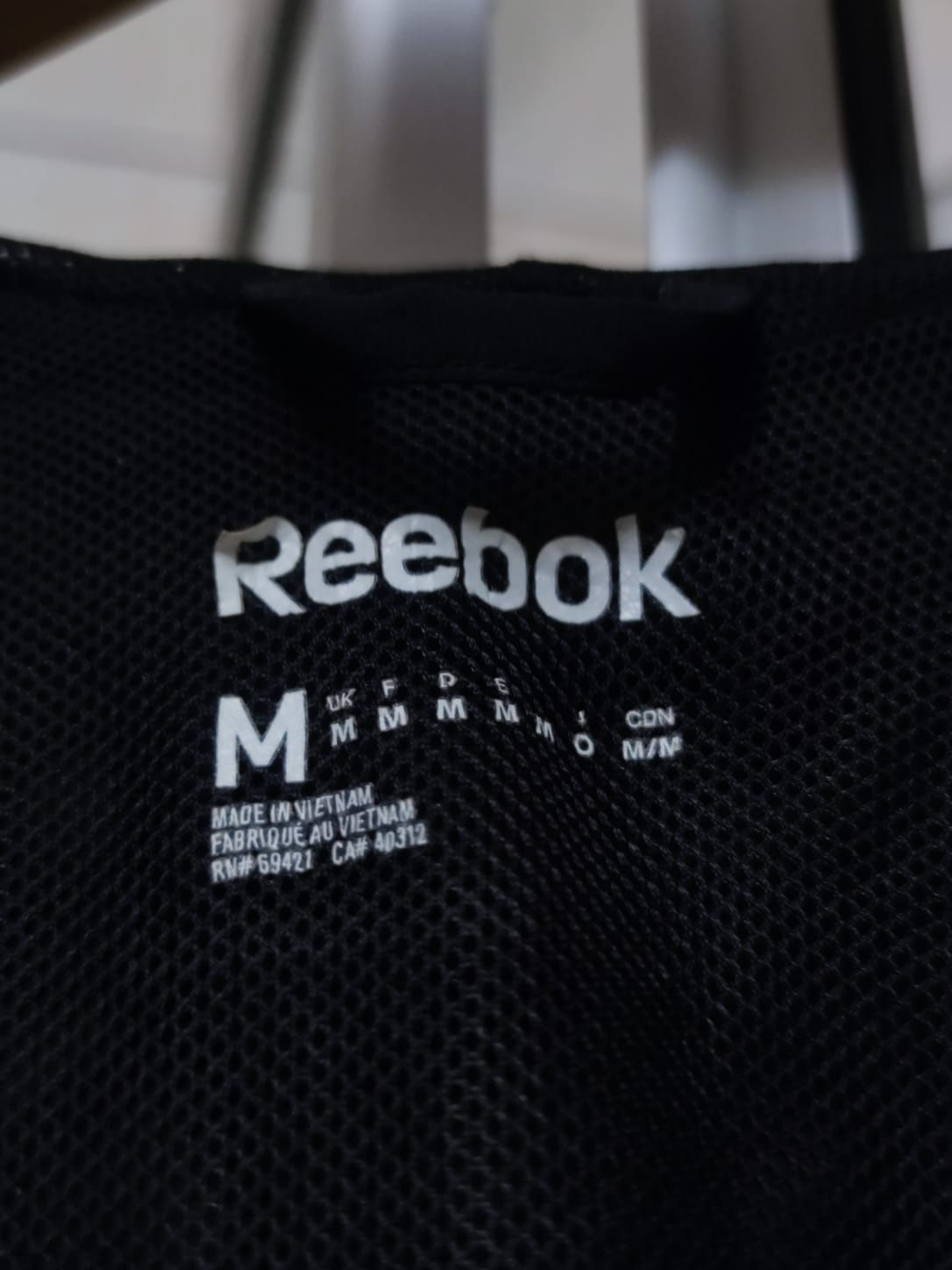 bluza męska M Reebok classics czarna ciemna  sweter hoodie kangurka sp