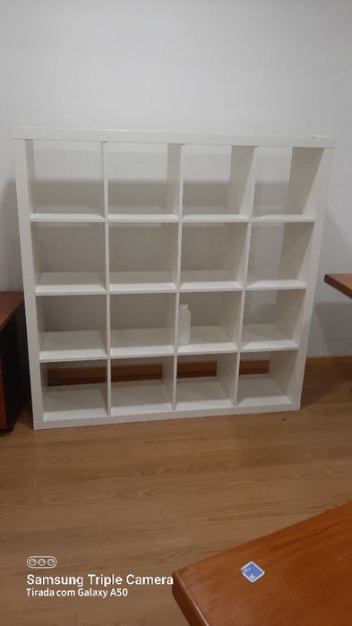 Movel branco cubos