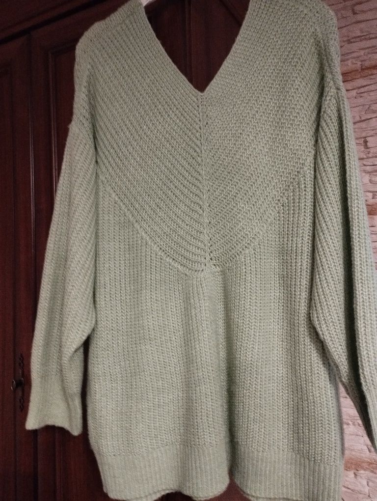 Duży sweter r.50-56