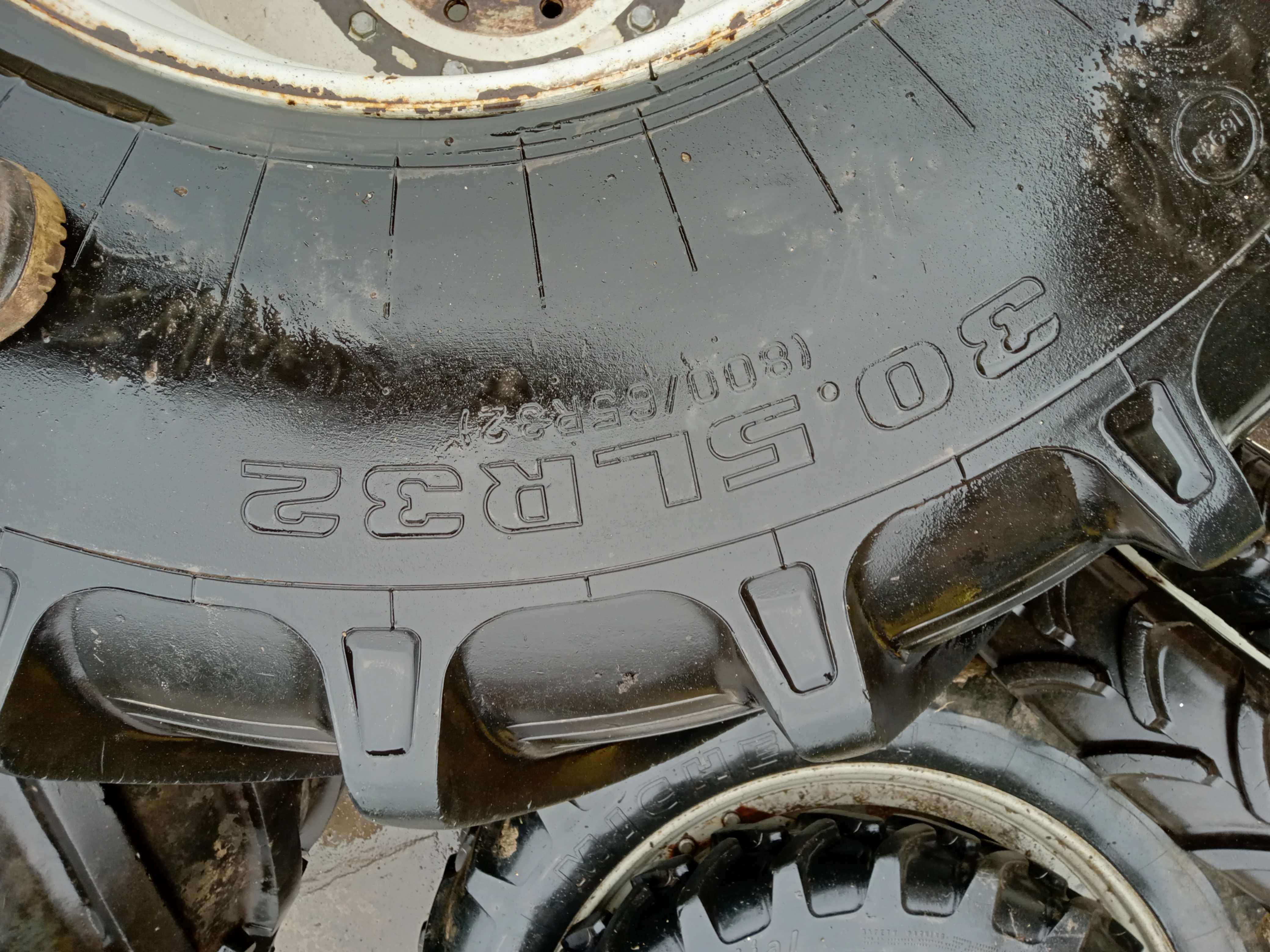 Koła 30.5 R32 800 jak nowe Fendt case John new MF Claas