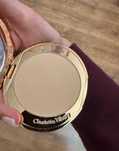 Puder Charlotte Tilbury w kompakcie
