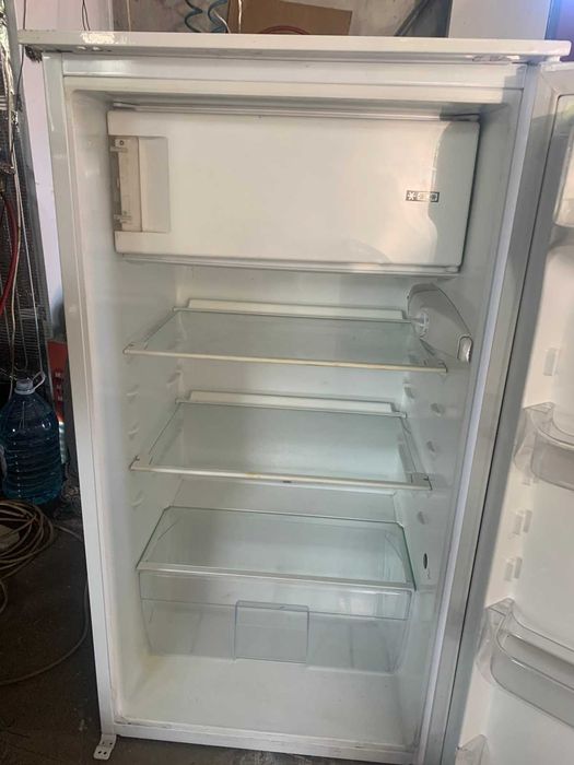 холодильник невеликий