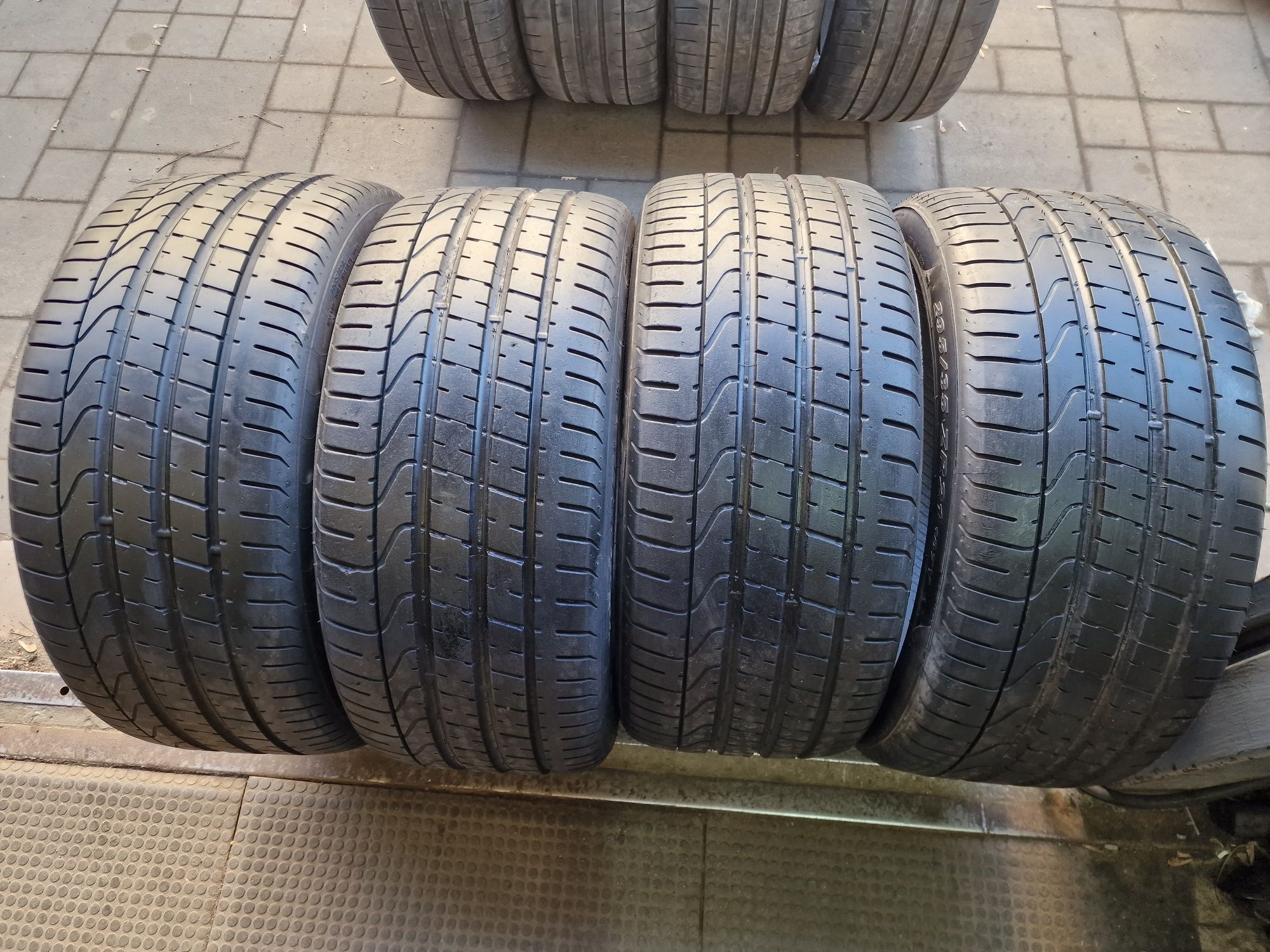 Летняя резина 295/35 R21 Pirelli Pzero
