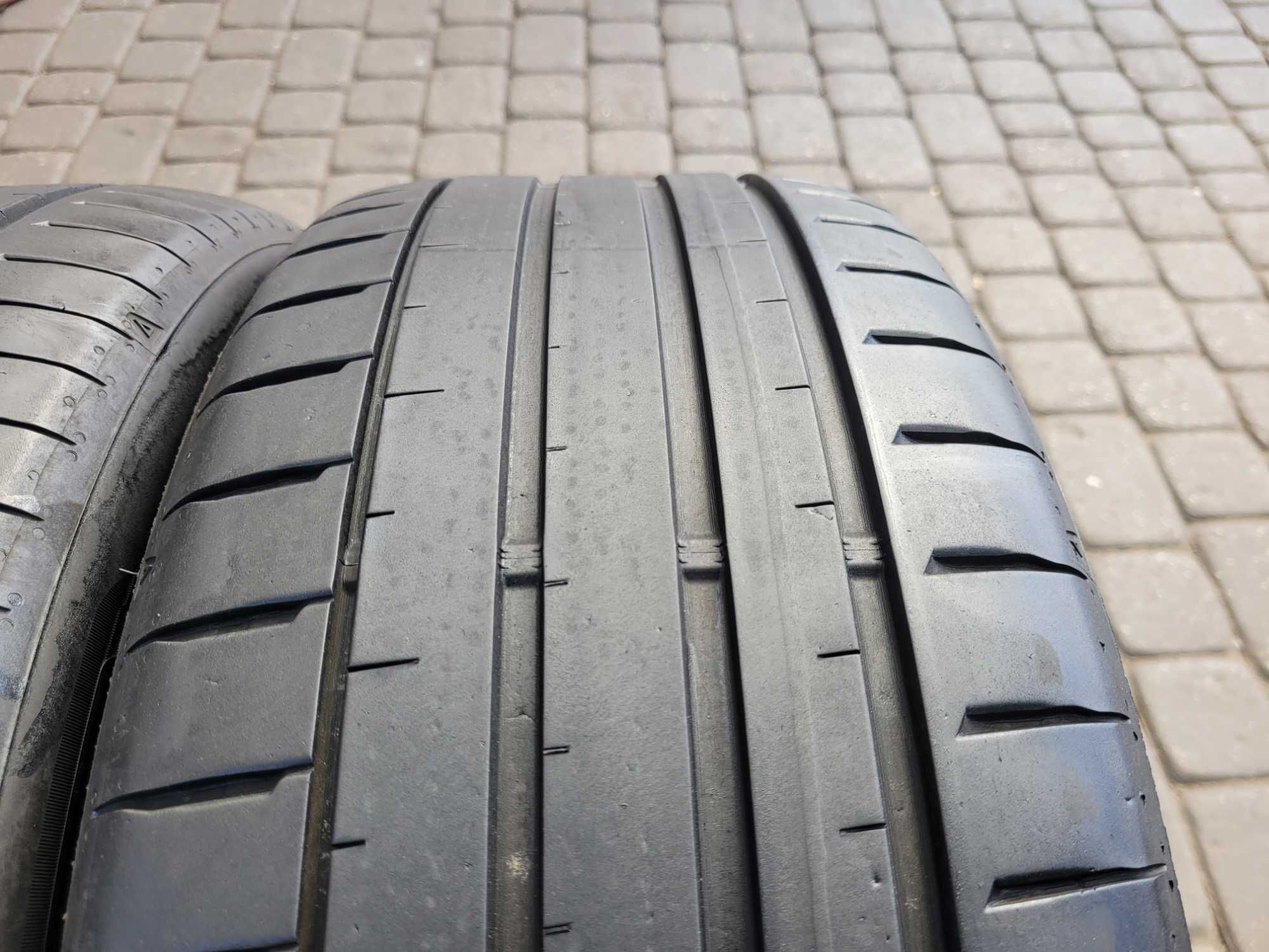 225 / 45 R 18    Falken
