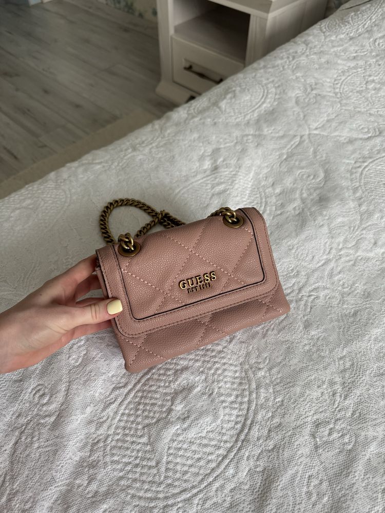 Оригінальна сумочка guess