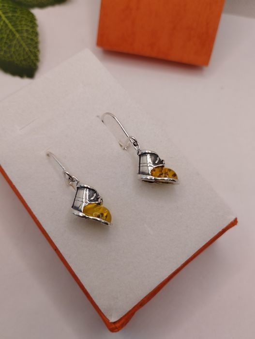 Srebrne kolczyki z bursztynem, buciki, próba 925