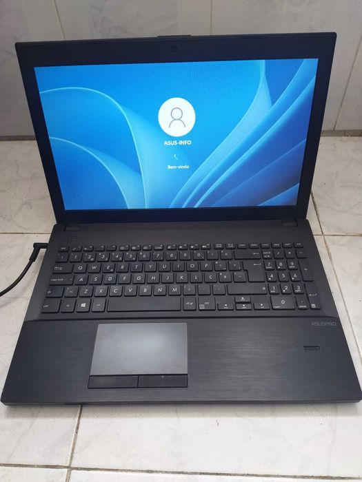 Portátil Asus i3 Pro PU551LA