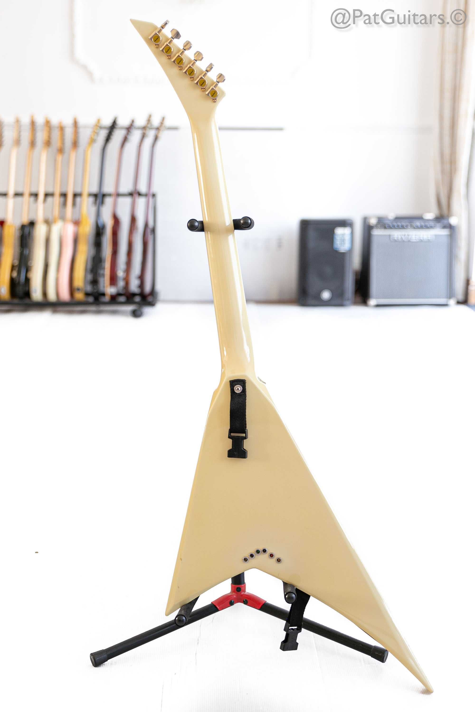 2006 Jackson Pro Series RR5 Rhoads MIJ Ivory with Black Pinstripes