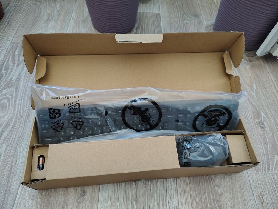 Бездротовий комплект клавіатура та мишка Dell KM5221, новий