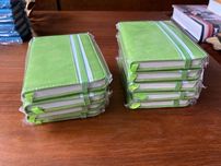9 blocos de notas cadernos A6. Verde. Novos e embalados.