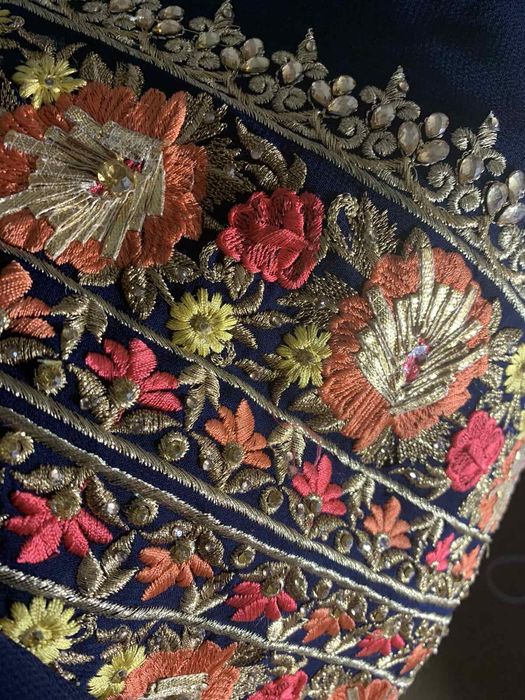 Сукня шовкова з вишивкою і камінчиками