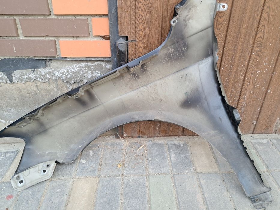 Крило LC9X праве переднє пасат б  7