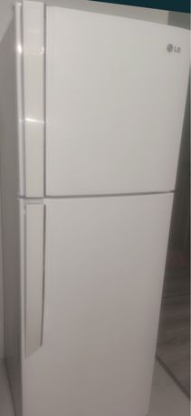 Двухкамерный холодильник LG GN-B392CVCA. No Frost (Frost Free)