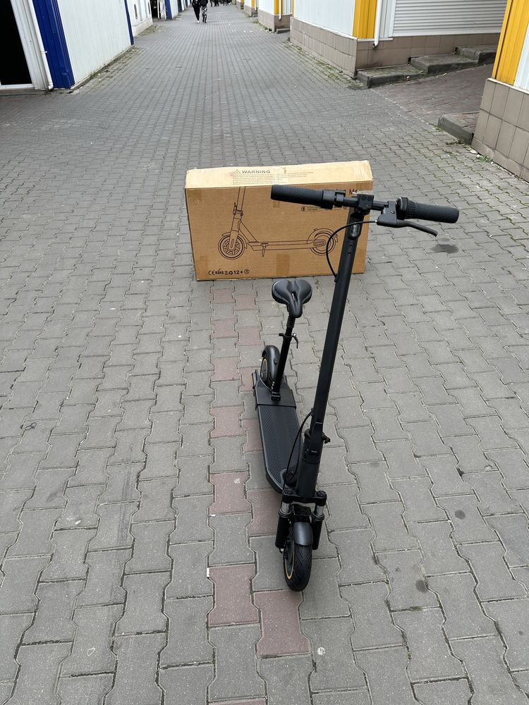 Электросамокат E-Scooter g30 max (600w, 15ah) 10''