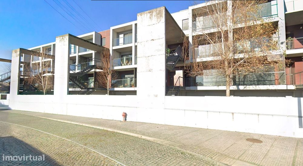 Moradia Triplex T3 | Terraço | Garagem