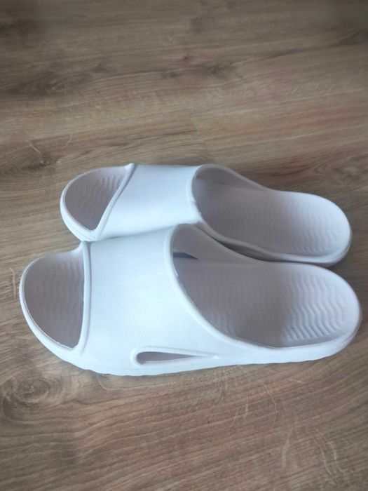 Klapki basenowe rozm. 35