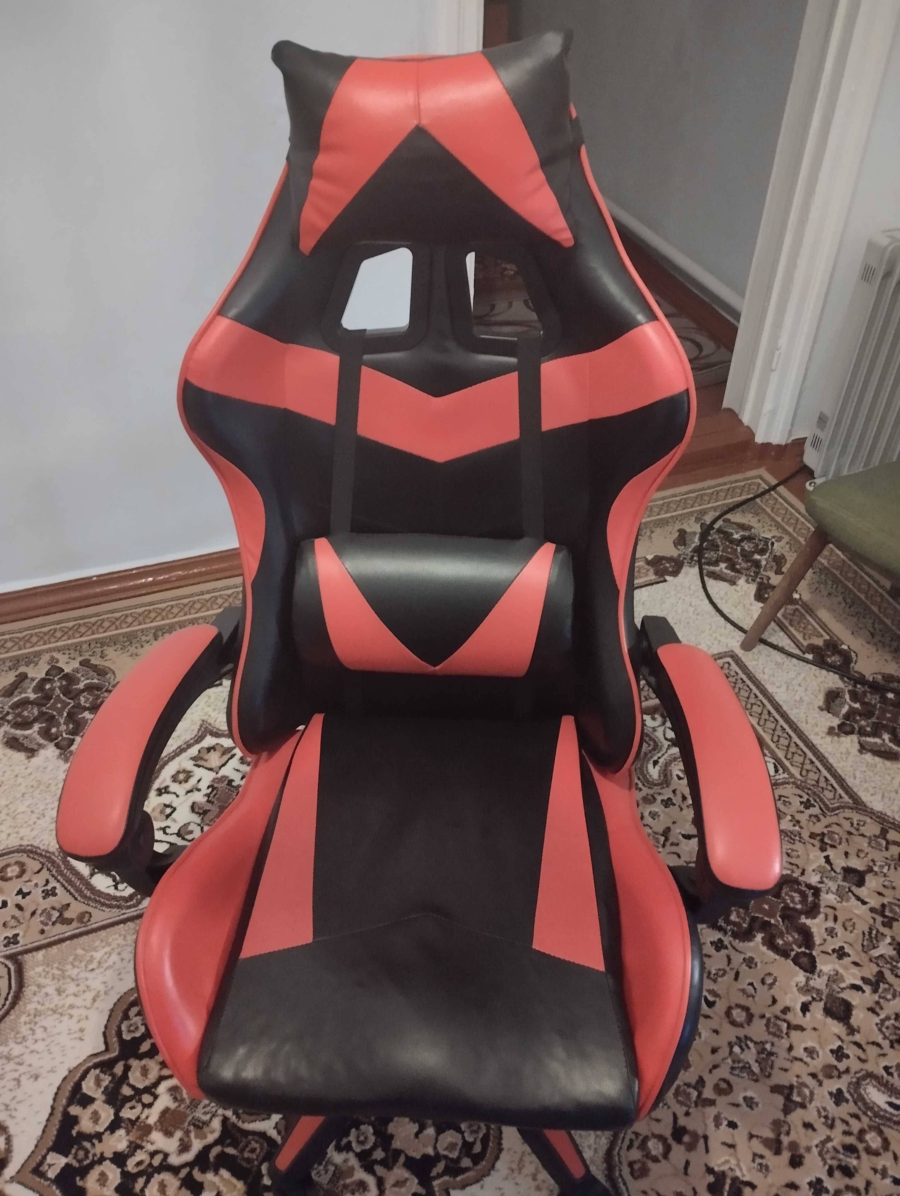 Игровое кресло красно-чёрное