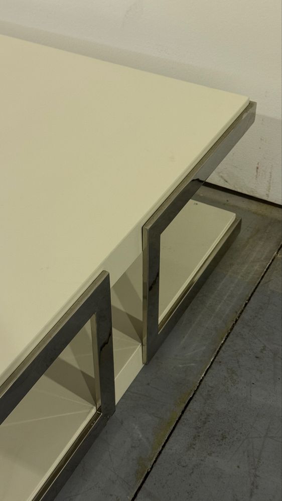 Mesa de centeo e aparador em madeiea