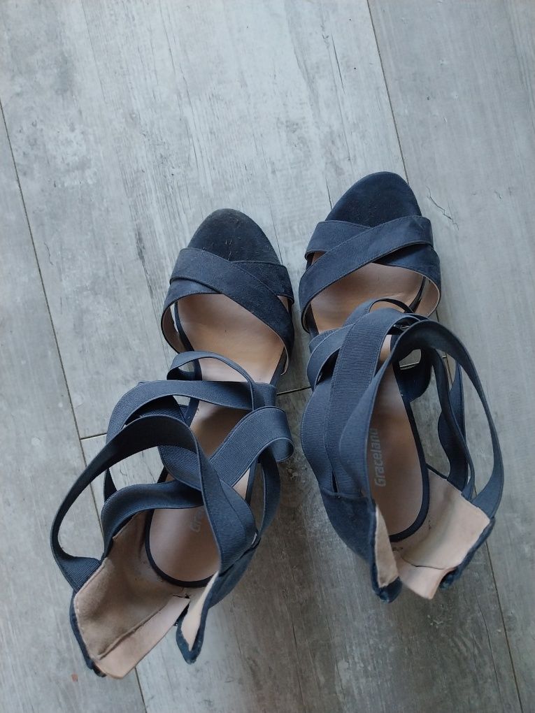 Buty na obcasie niebieskie