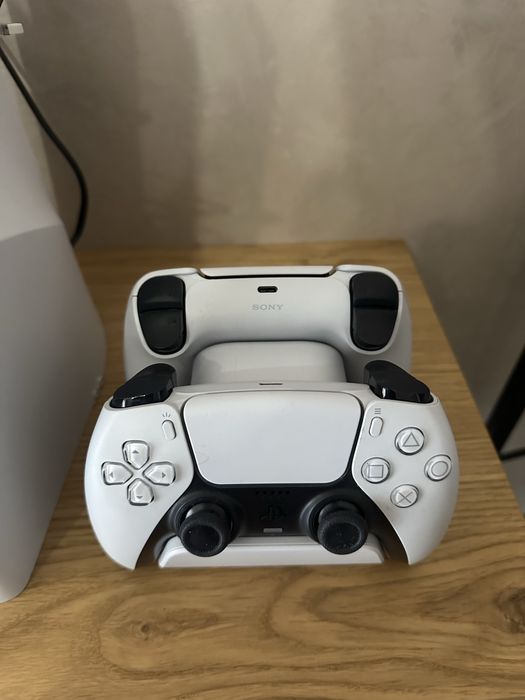 PlayStation 5 Slim (CFI-2008) + зарядна станція HyperX ChargePlay Duo