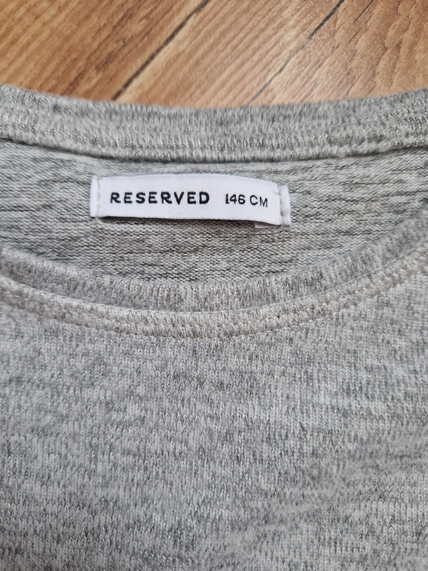 Sweterek z kieszonką Reserved 146