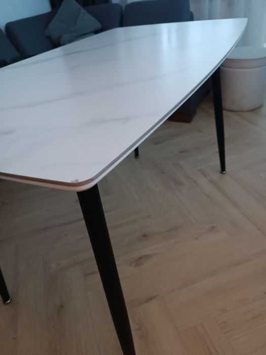 Stół marmur czarne nogi kuchenny