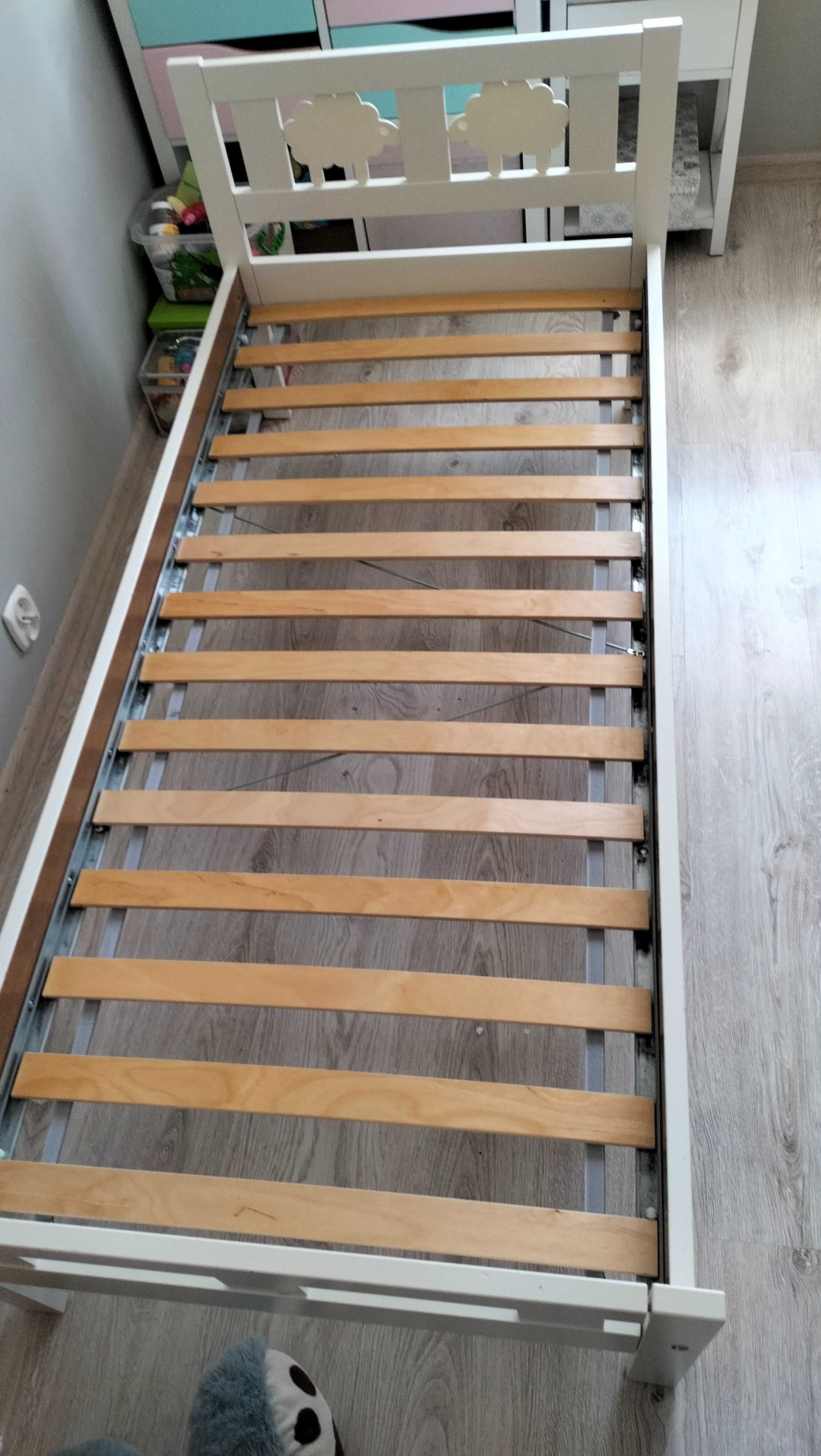 Łóżko IKEA z baldachimem
