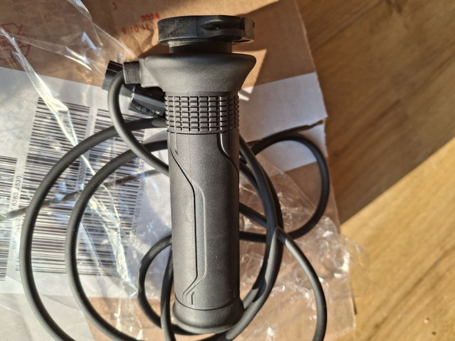 Honda ADV 350 podgrzewane  grzane manetki, nowe, OEM Homda