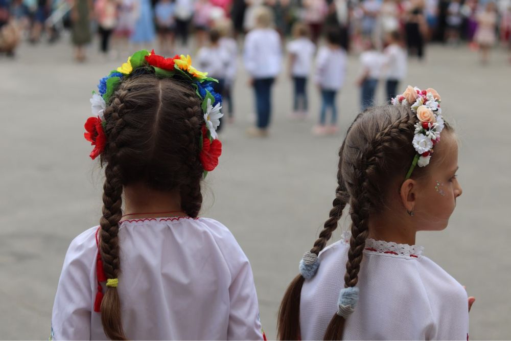 Продам Canon EOS 200D