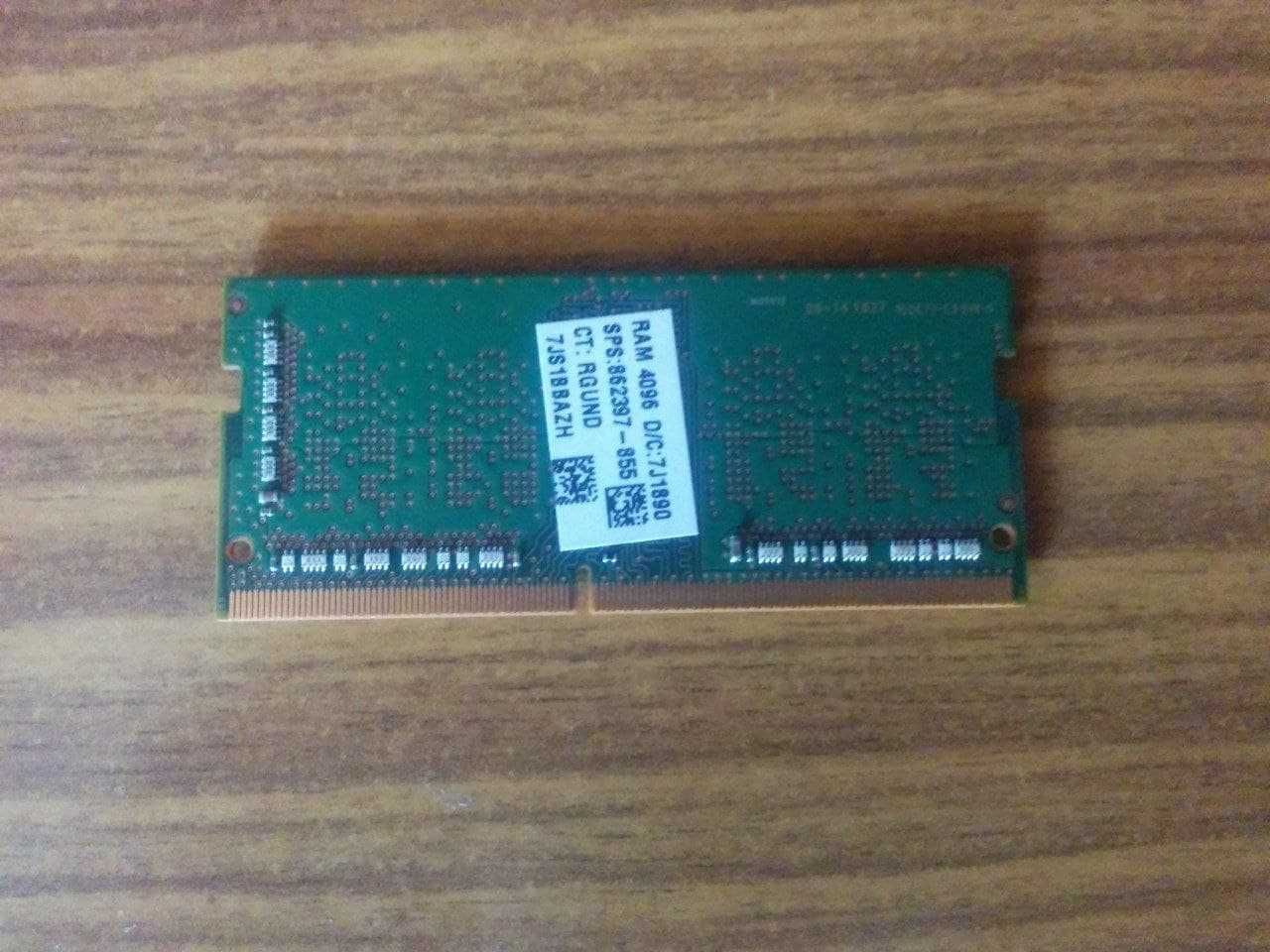 Продаю две планки оперативной памяти DDR4 Samsung 4GB 2666MHz