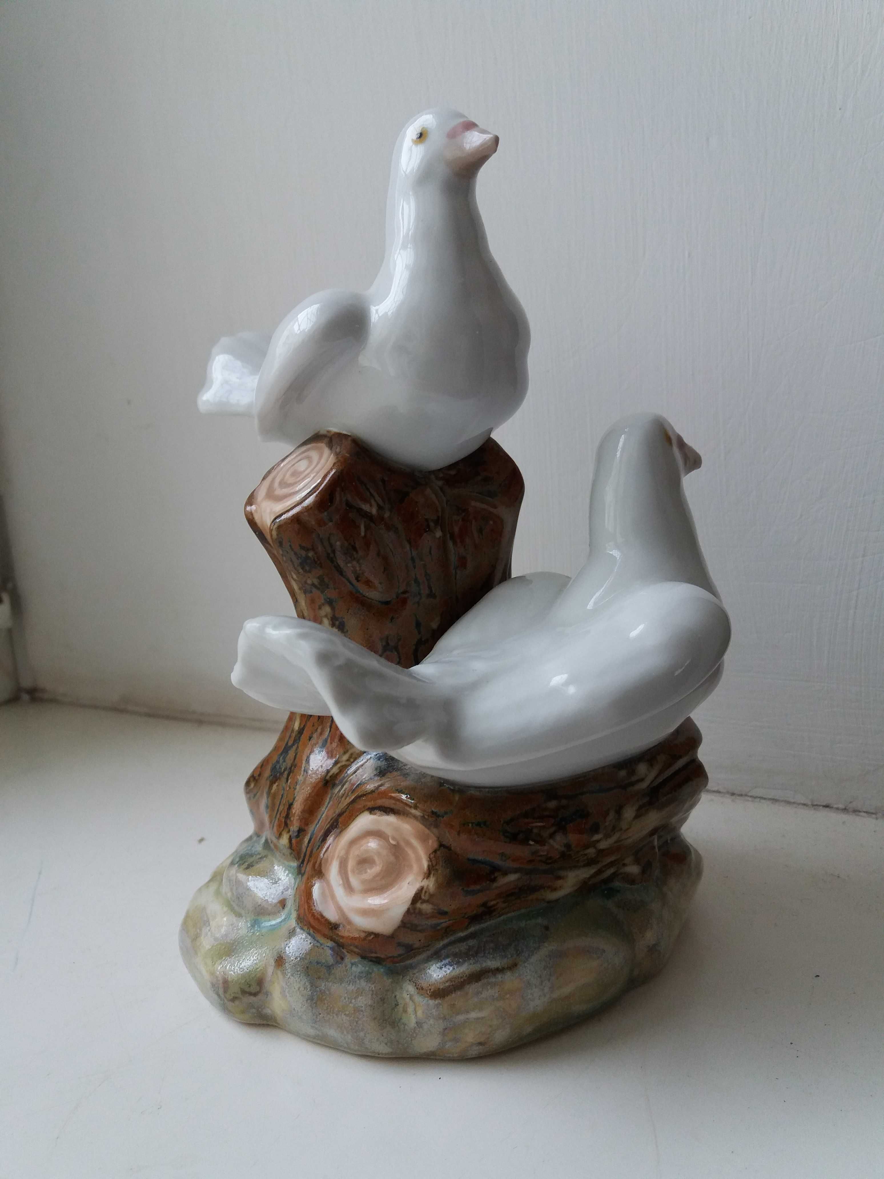 Статуетка пара голубів .порцеляна,Tengra ІСПАНІЯ.